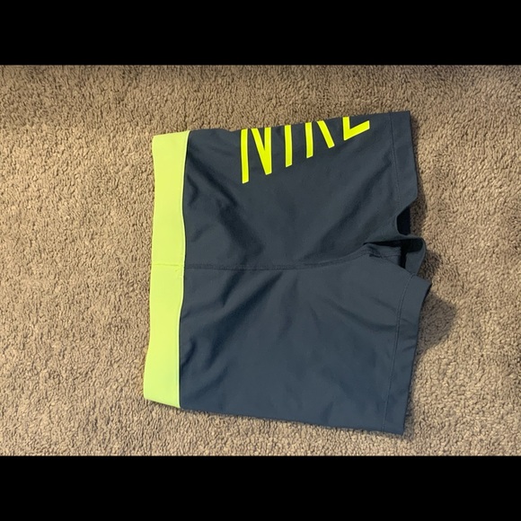 SET OF 3 NIKE PROS FOR $25 - Picture 3 of 7